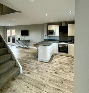 Entire Town House In Liverpool Marina